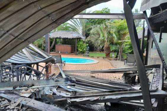 [En images] A Nouméa, maisons brûlées, dégradations, tensions… et solidarité