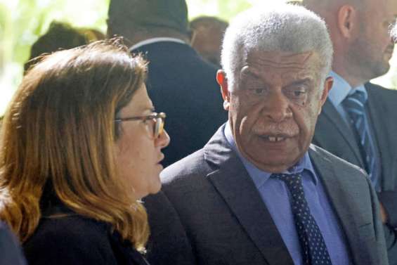 Les premières réactions politiques à la suite des annonces d’Emmanuel Macron