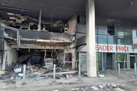 [EN IMAGES] Des champs de ruines se sont emparés de la zone d’activités de Ducos