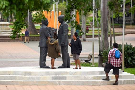 Tribune : 87 personnalités calédoniennes lancent un 