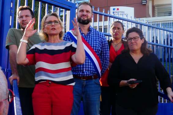 Les chefs de file des Loyalistes et du Rassemblement demandent que 