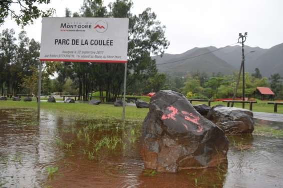 Car-jacking, tirs, agression, multiplication des barrages… la tension monte au sud du Mont-Dore