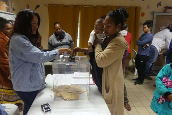 À Nouméa, des électeurs déterminés à faire entendre leur voix… lorsque les procurations sont arrivées à temps