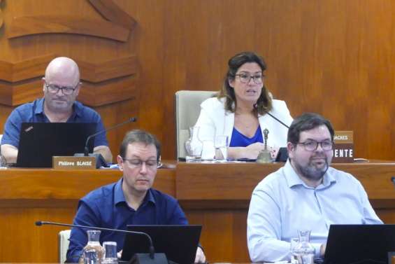 En réaction à la crise, la province Sud durcit sa politique sociale