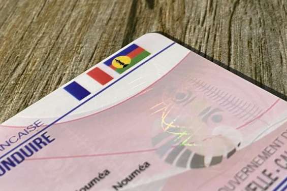 La fin du drapeau du FLNKS sur les permis de conduire