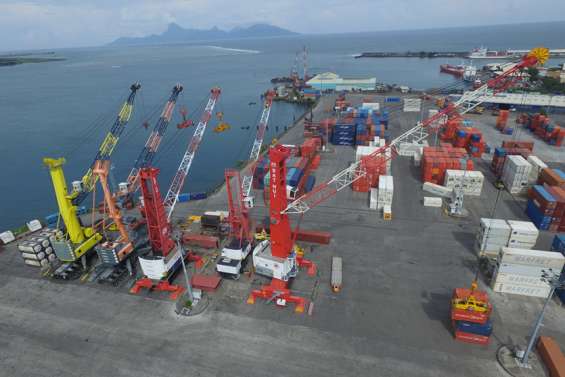 Ports ultramarins : des territoires dépendants des importations