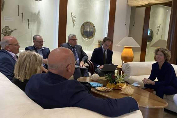 La ministre des Outre-mer reçoit actuellement les acteurs calédoniens