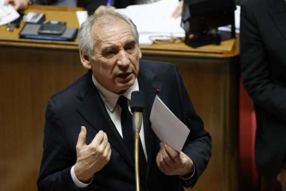 Bayrou invite en janvier à Paris les forces politiques calédoniennes pour des 