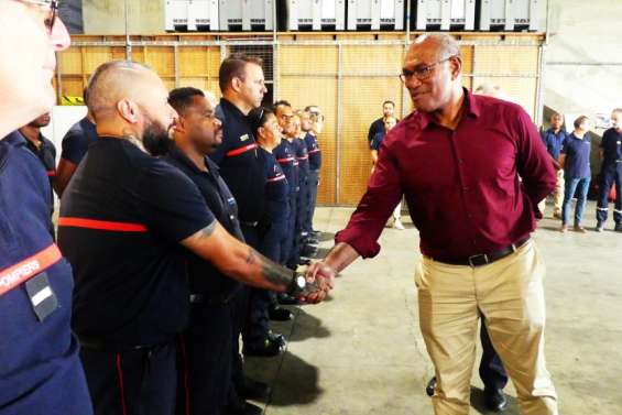 Pour son premier déplacement officiel, Alcide Ponga salue le 