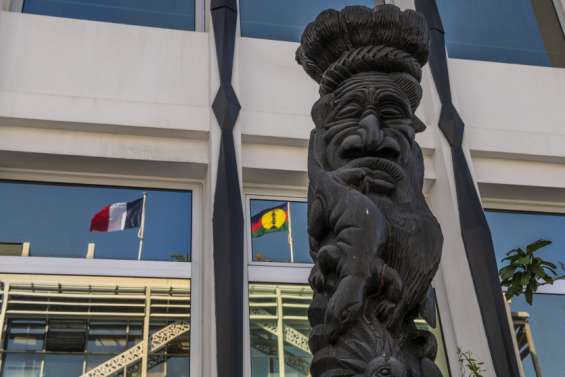 Une classe politique morcelée prête à se rendre sans entrain à Paris pour négocier