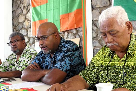 Le FLNKS pose ses conditions à la reprise du dialogue