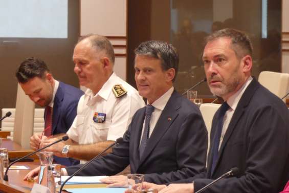 Manuel Valls dévoile sa méthode en vue des négociations sur l’avenir institutionnel