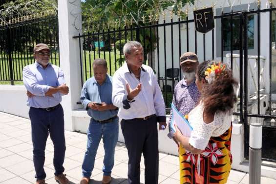 Avenir institutionnel : le Sénat coutumier présente sa vision à Manuel Valls