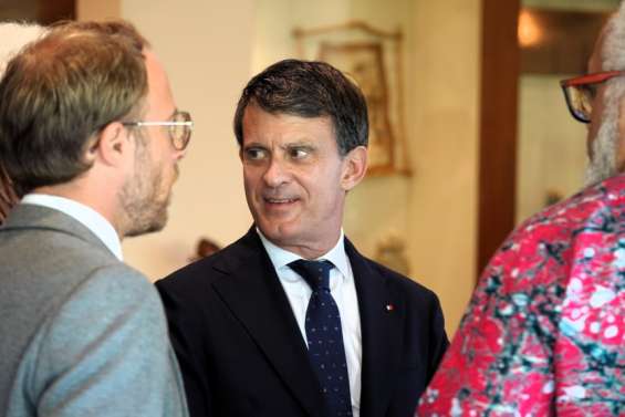 Que retenir du déplacement de Manuel Valls en Nouvelle-Calédonie ?