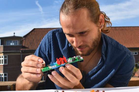 [MAGAZINE] Un Calédonien conçoit des jeux pour… Lego