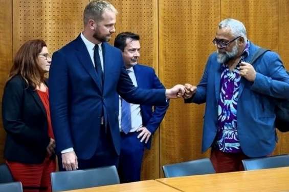 Ce que contient l’accord signé à Bougival sur l'avenir institutionnel