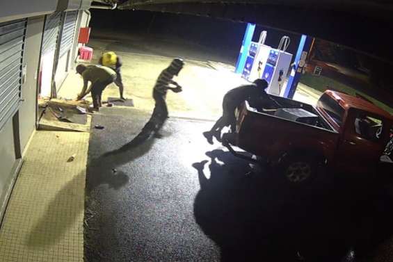 Un sixième homme incarcéré pour le casse à la voiture-bélier de Moindou