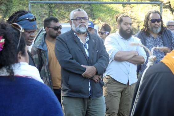 Le FLNKS officialisera mardi sa position sur l’accord de Bougival