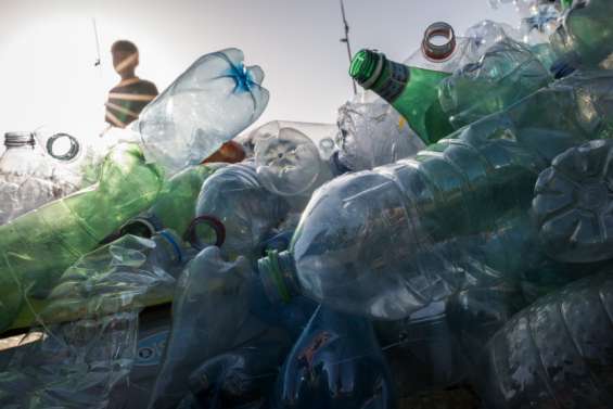 Échec des discussions autour d’un traité contre la pollution plastique à Genève, et maintenant ?