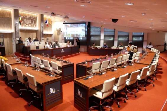 Congrès : faute d’élus, la séance de questions au gouvernement annulée