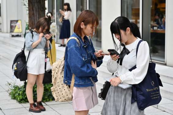 Japon : une ville veut limiter à deux heures l’utilisation des smartphones