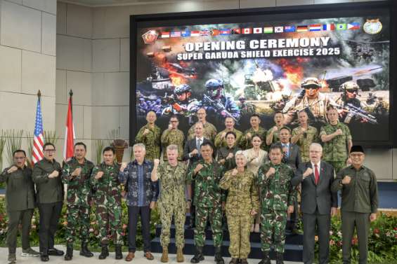 Les États-Unis, l’Indonésie et leurs alliés lancent des exercices militaires