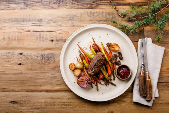 [MAGAZINE] Les recettes du week-end : tatin d'oignons rouges, steak de cerf sauce au poivre et banana bread aux noix