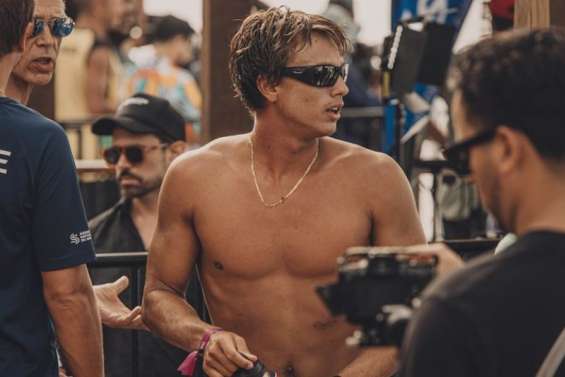 Kauli Vaast, à la fois 