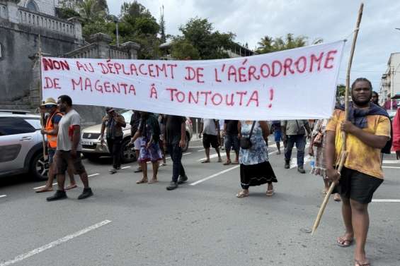 Une marche contre le déménagement de l’aéroport de Magenta