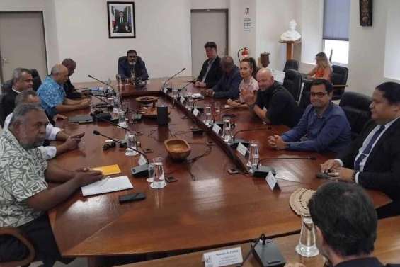 Budget de la Nouvelle-Calédonie : le gouvernement poursuit son exercice d’équilibriste