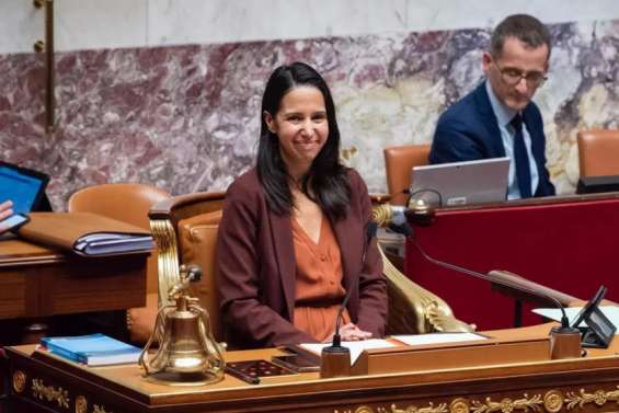 Naïma Moutchou, la ministre des Outre-mer reporte sa visite en Nouvelle-Calédonie