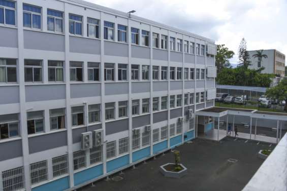 Le tribunal administratif valide la fermeture du collège de Rivière-Salée