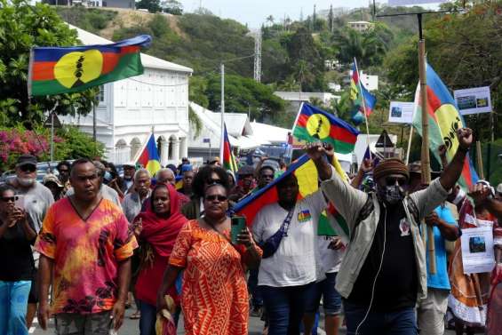 À Nouméa, une centaine de personnes défilent pour 