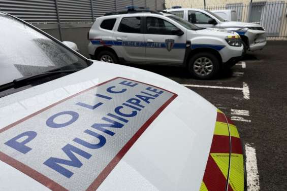 Dumbéa : une adolescente se jette du pont des Érudits, un policier municipal la réceptionne