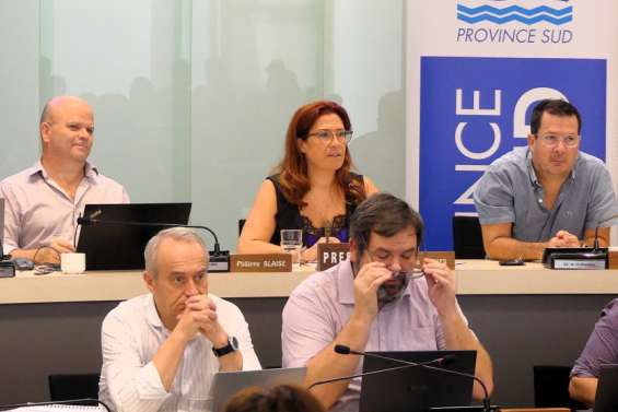 Sans garantie de l’État, la province Sud adopte un budget 2026 incertain