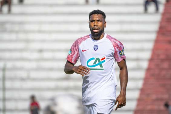Football : le joueur de l’AS Magenta Germain Haewegene rejoint le Tahiti united