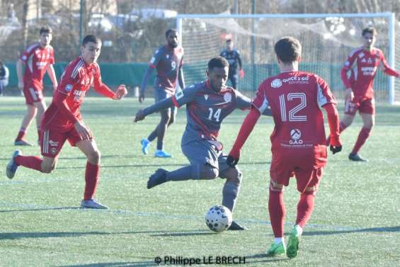 Football : la sélection calédonienne s’impose face à Vertou, en préparation du Mondial