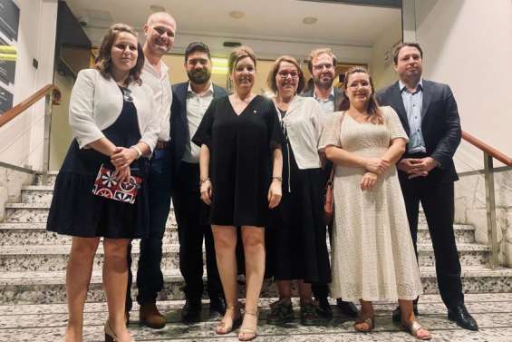 Les députés macronistes en mission pour sauver Bougival et dégeler le corps électoral