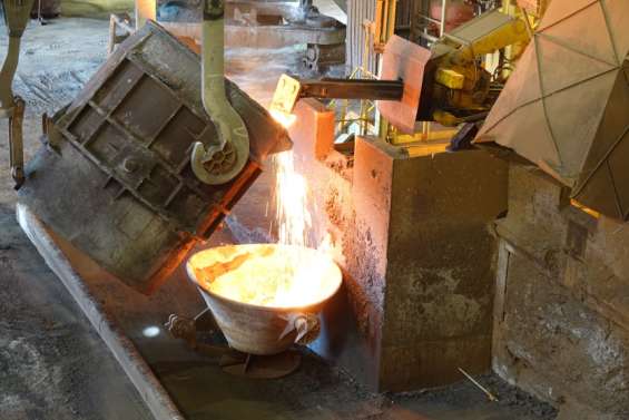 Le nickel dopé par une réduction de la production en Indonésie