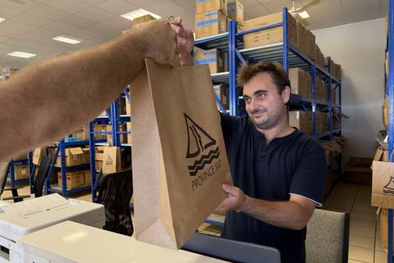 Les tenues communes pour les écoliers de la province Sud sont disponibles