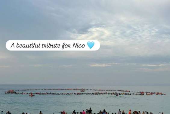 Des centaines d’Australiens ont rendu hommage à Bondi Beach à l’adolescent tué par un requin