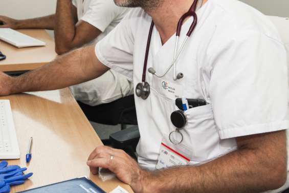 Une première réforme du statut des praticiens hospitaliers en cours