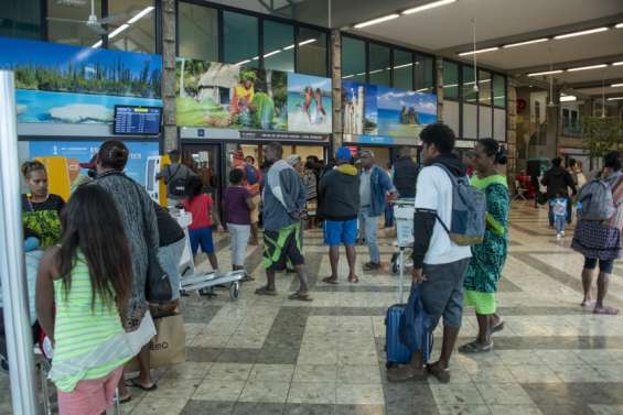 Air Calédonie : vols annulés et aérodromes toujours bloqués, le conflit s’enlise