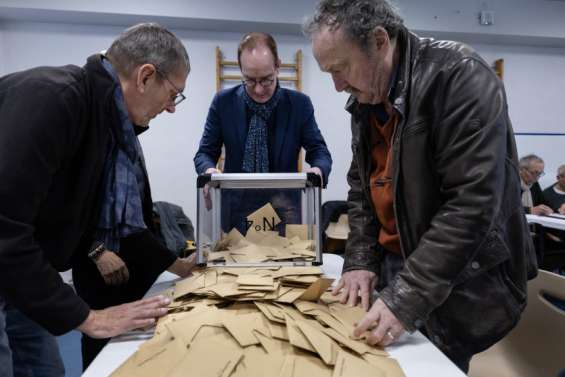 Municipales en France : l’extrême droite s’installe, percée de la France insoumise