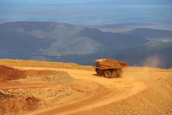 Nickel : le Congrès confirme l’ouverture à l’exportation de minerais bruts