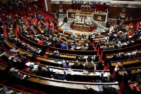 L'examen de la réforme constitutionnelle à l’Assemblée nationale a été reporté à ce jeudi 2 avril