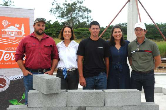 Une usine de transformation de produits agricoles sort de terre à La Foa