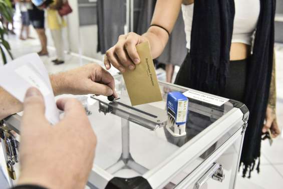 Corps électoral : des élus expriment leurs doutes sur une inscription des conjoints