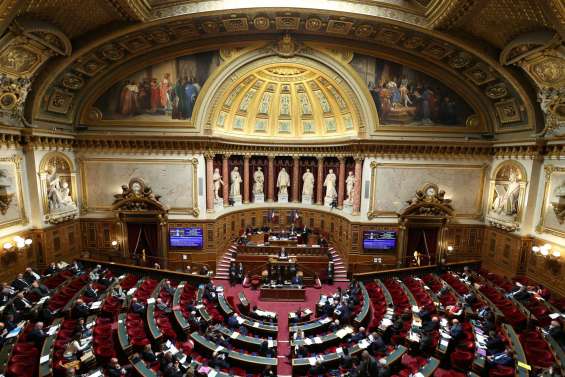 Droit à l’aide à mourir : le Sénat s’oppose à nouveau, Retailleau veut un référendum