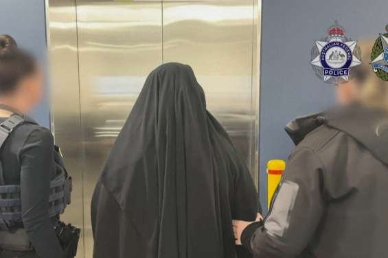 L’Australie inculpe une femme en lien avec l’État islamique pour terrorisme